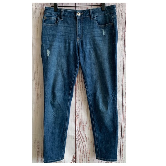 “Margaux” Insta-Sculpt Skinny Jeans in “Breeze” { DL 1961 } - Picture 2 of 15